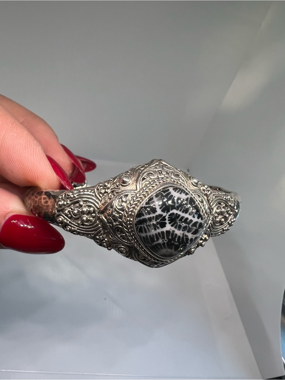 SARDA Ornate Sterling Silver Statement Cuff Bracelet with Black & White Stone - Picture 2 of 15